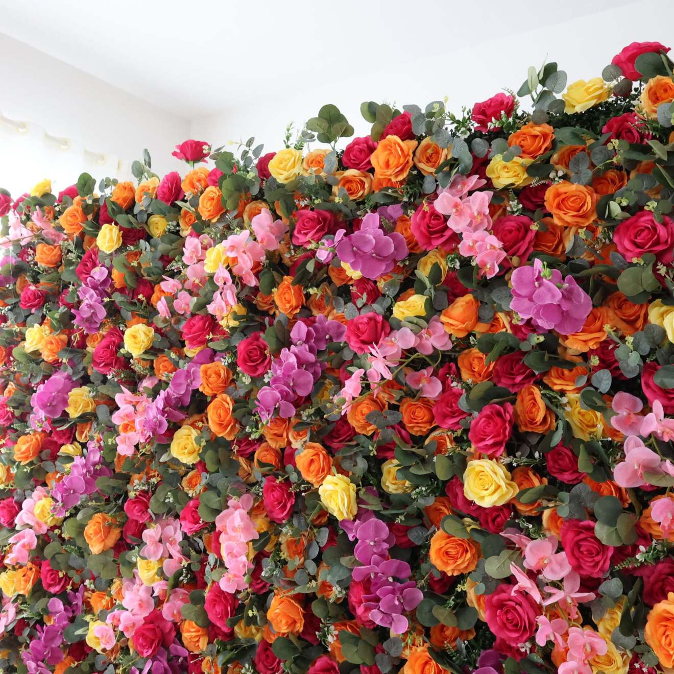Baiser Volé Scented Flower Wall